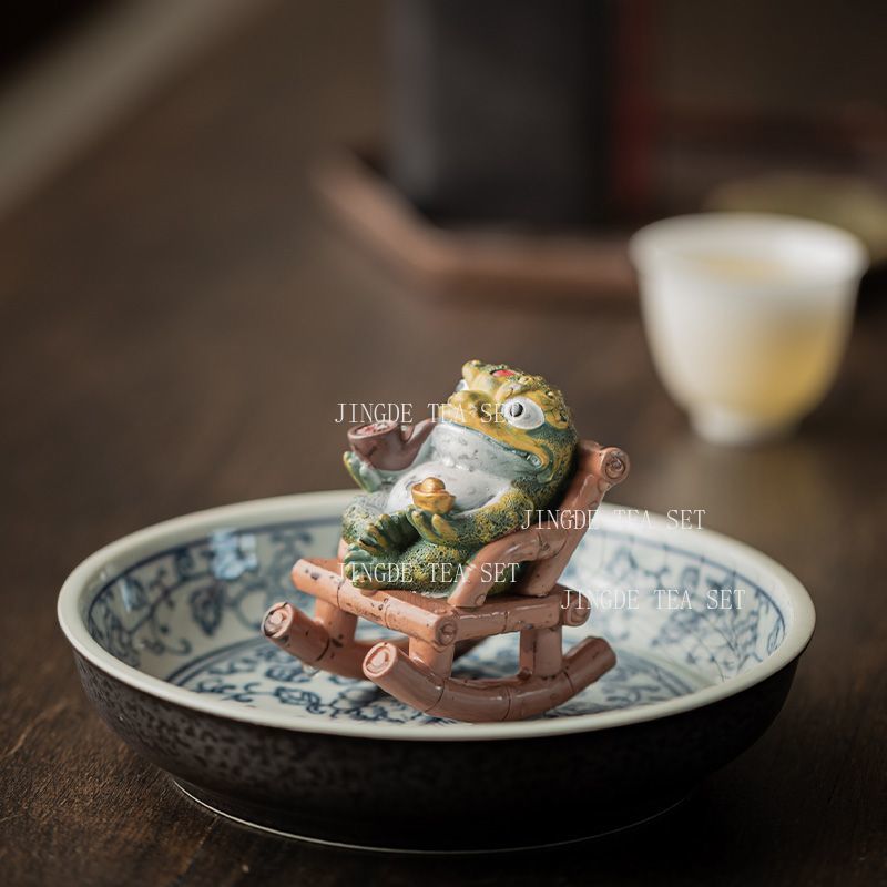 Кресло-качалка, меняющее цвет, – обзор и цена Bistro Table Set